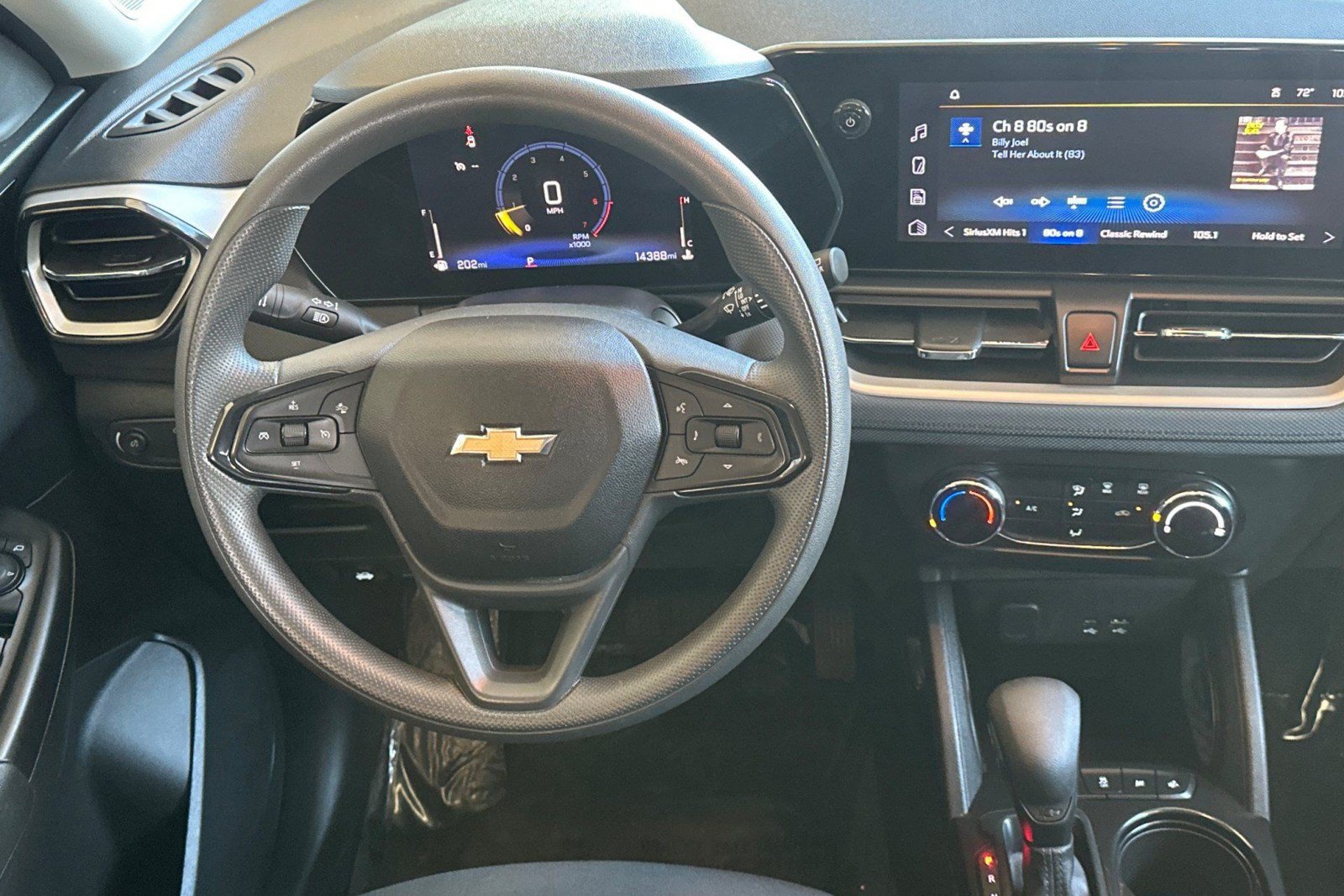 Used 2025 Chevrolet TrailBlazer LS w/ LS Convenience Package FWD image 17