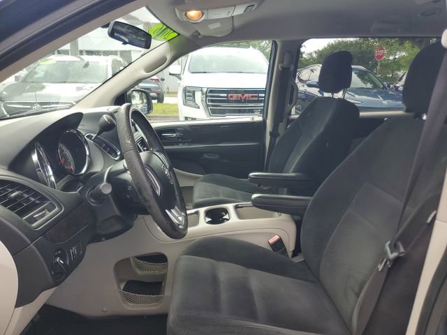 Used 2016 Dodge Grand Caravan SXT w/ Rear Park Assist Package FWD image 17