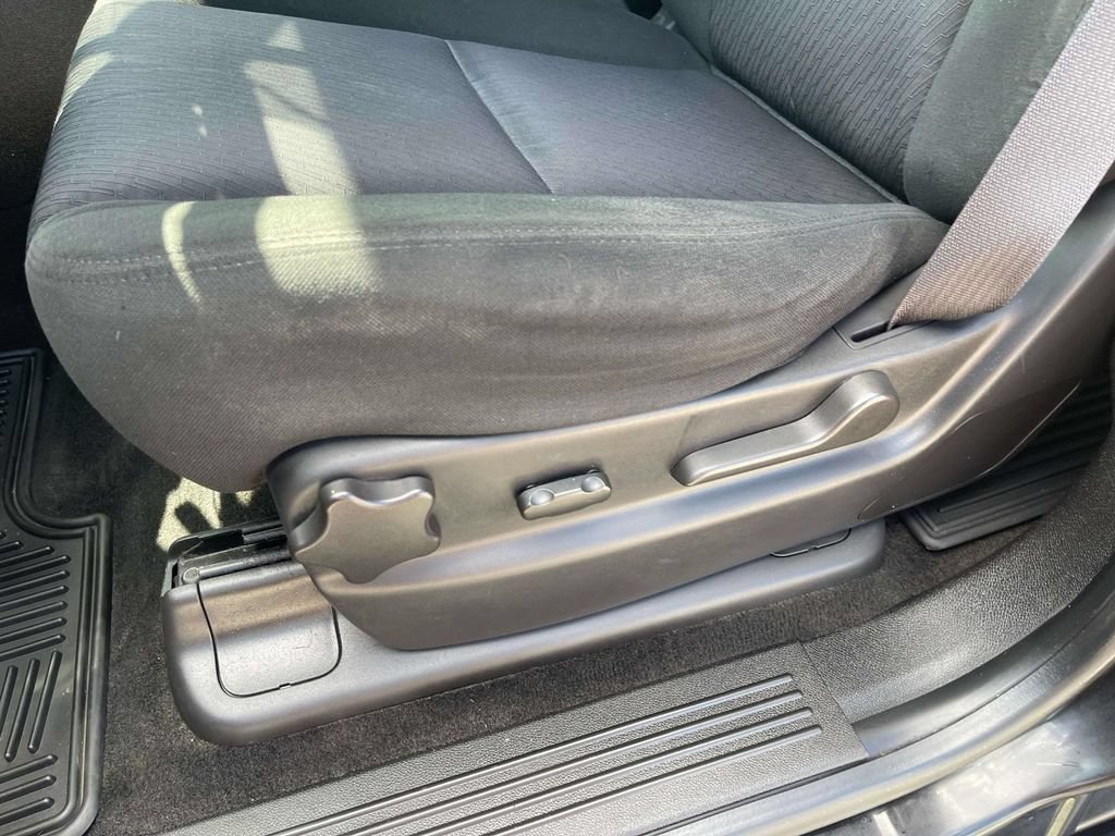 Used 2013 GMC Yukon SLE RWD image 31