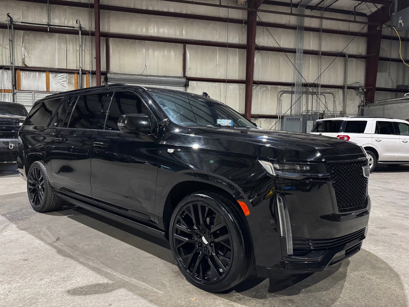 Used 2021 Cadillac Escalade ESV Sport Platinum w/ LPO, ONYX Package image 2