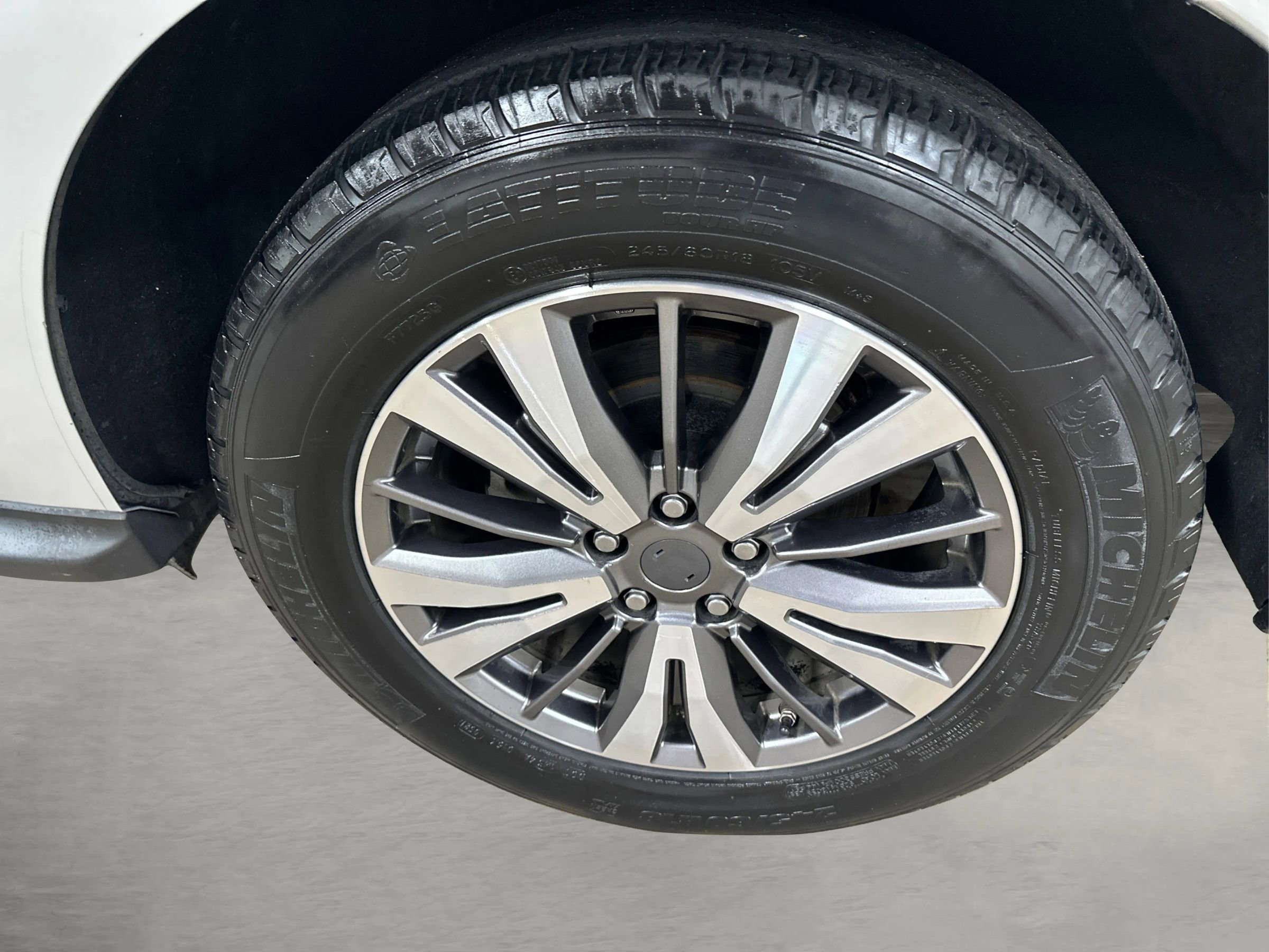 Used 2019 Nissan Pathfinder SV image 14