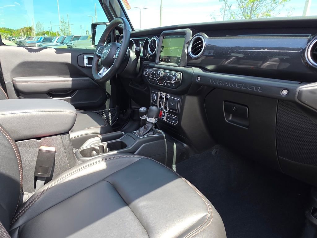 Used 2021 Jeep Wrangler Unlimited Rubicon w/ Trailer Tow Package image 9