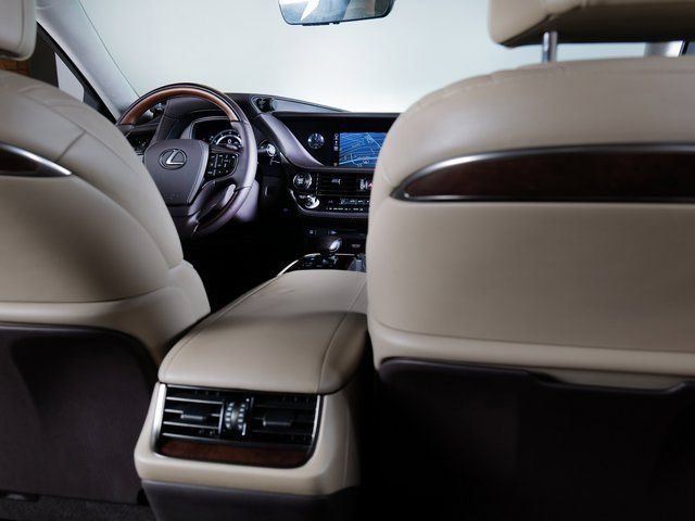 Used 2019 Lexus LS 500 AWD w/ Interior Upgrade Package image 26