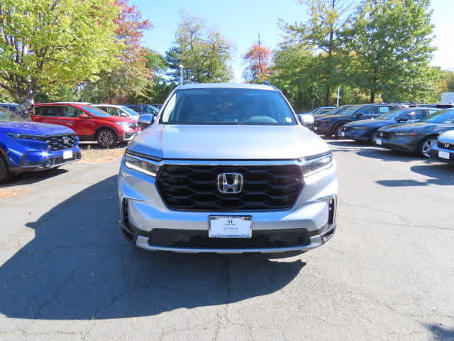 Used 2024 Honda Pilot Touring image 6