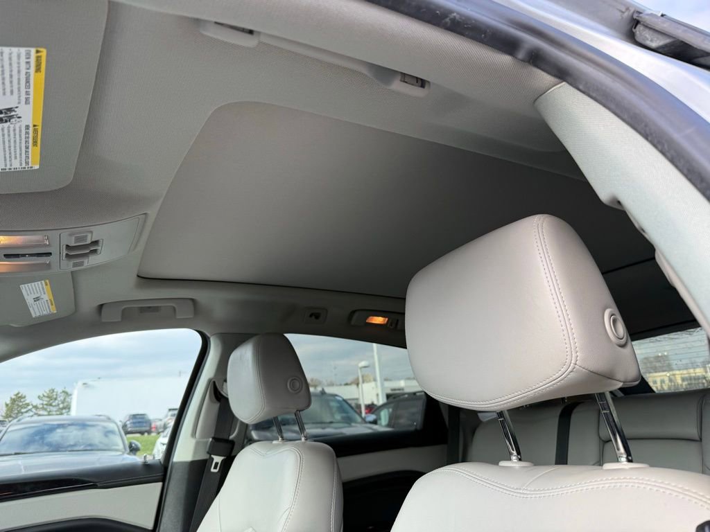 Used 2016 Cadillac SRX Luxury w/ Driver Awareness Package image 8