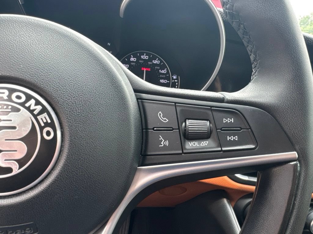 Used 2019 Alfa Romeo Giulia AWD image 37