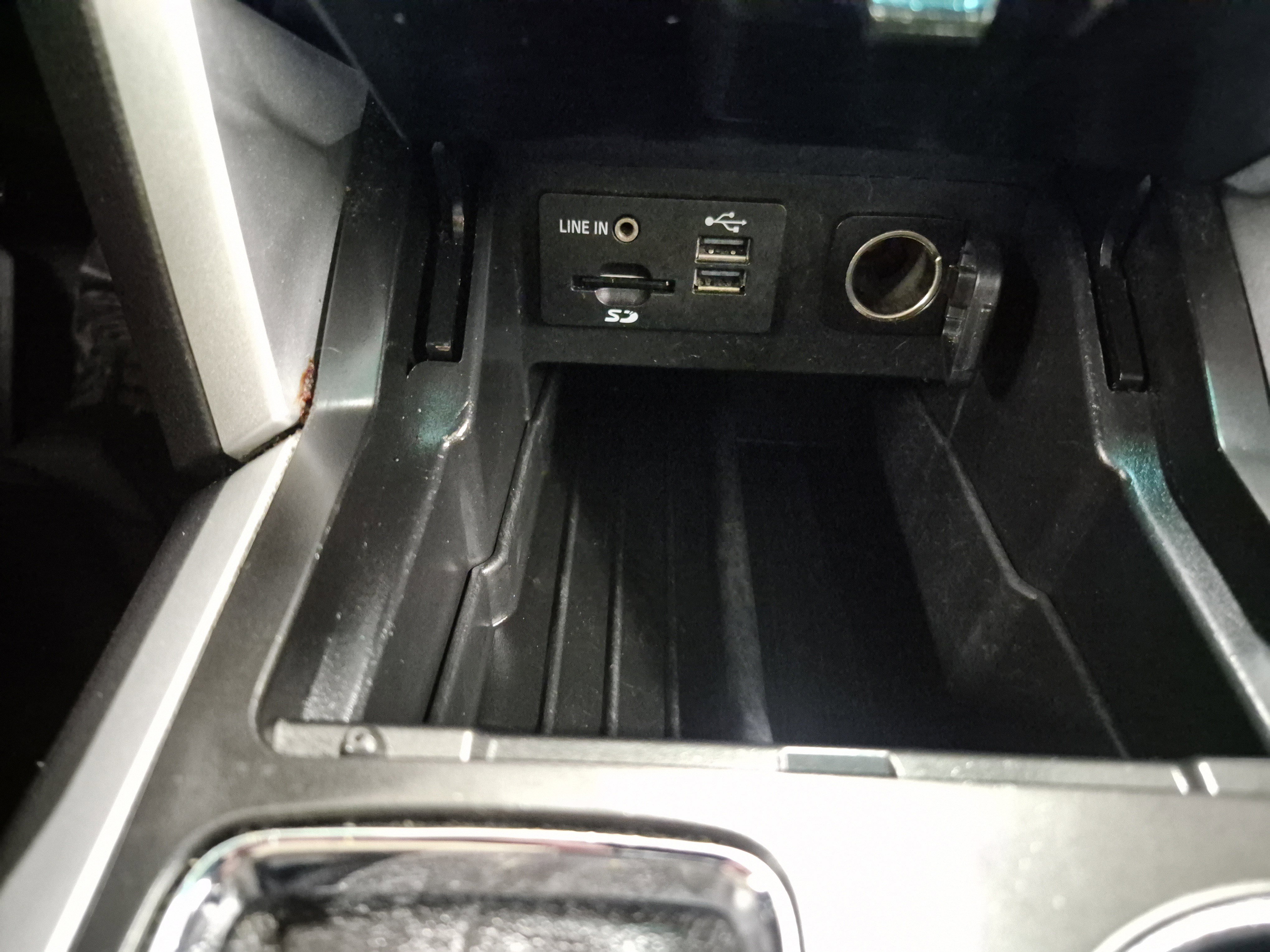 Used 2015 Ford Explorer Limited w/ Equipment Group 301A FWD image 32