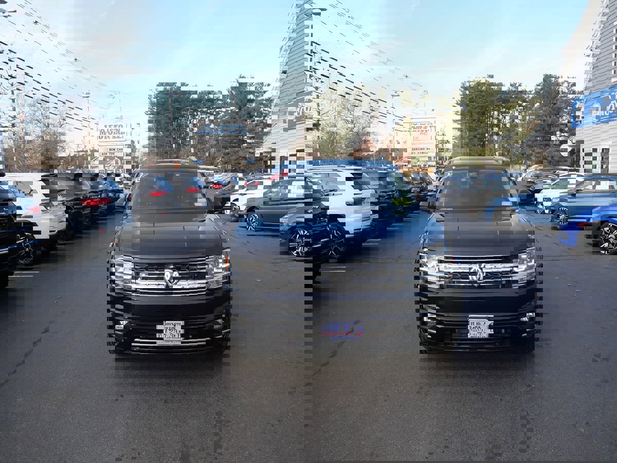 Used 2019 Volkswagen Atlas SEL R-Line image 3