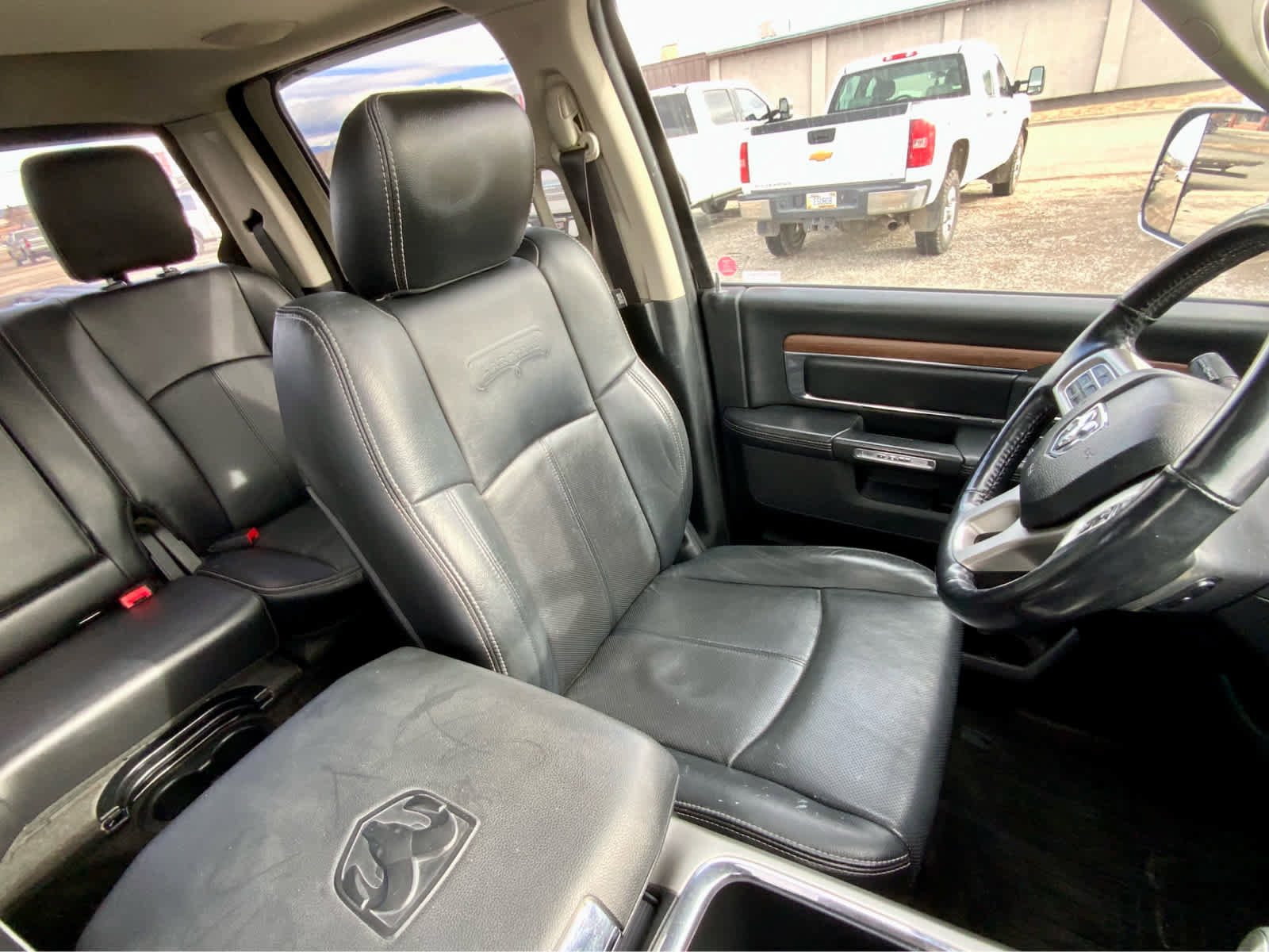 Used 2018 RAM 1500 Laramie image 27