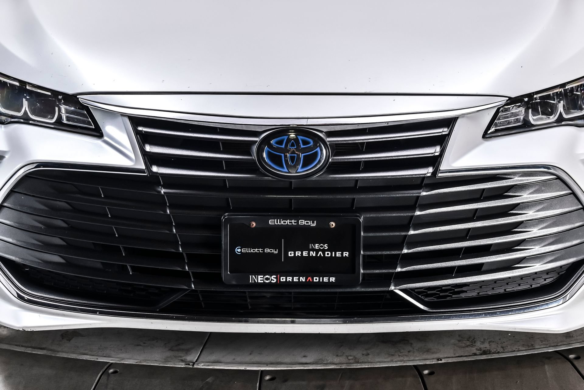 Used 2020 Toyota Avalon XLE w/ Moonroof Package FWD image 9