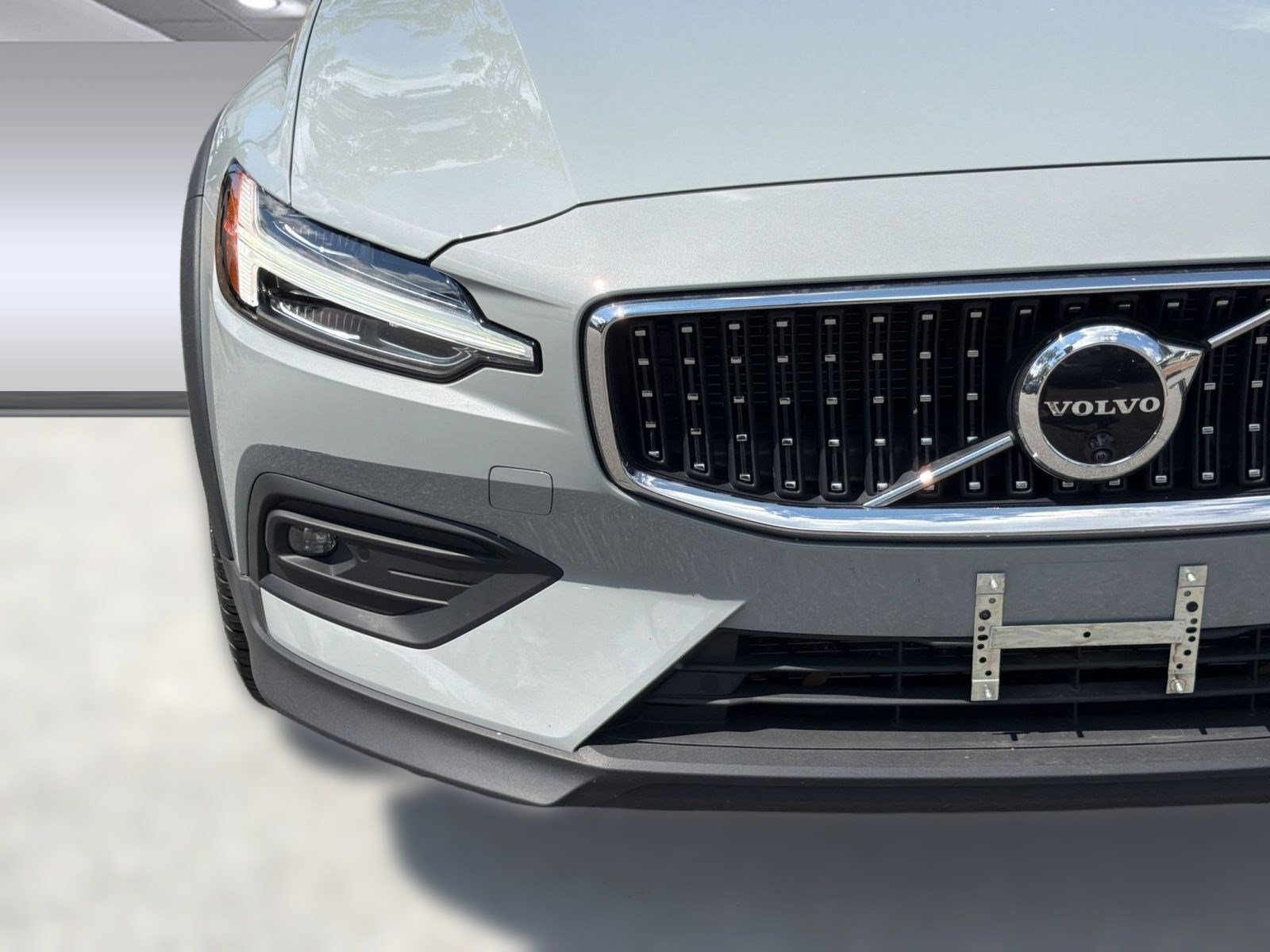 Certified 2025 Volvo V60 B5 Cross Country Plus AWD/4WD image 10