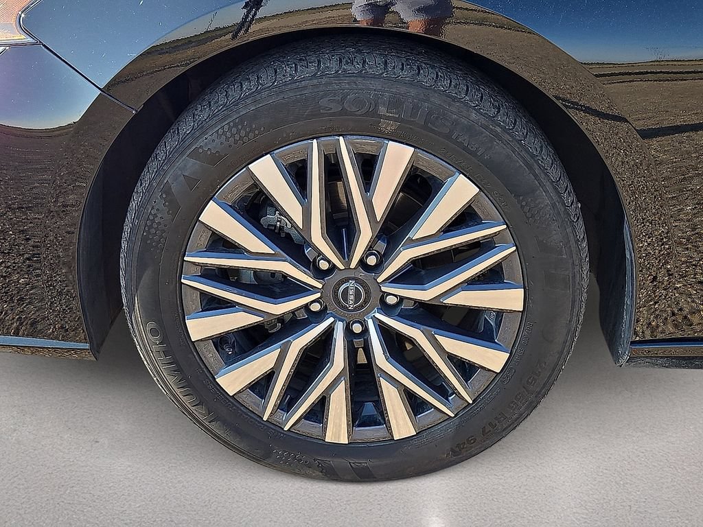Used 2025 Nissan Altima 2.5 SV FWD image 10