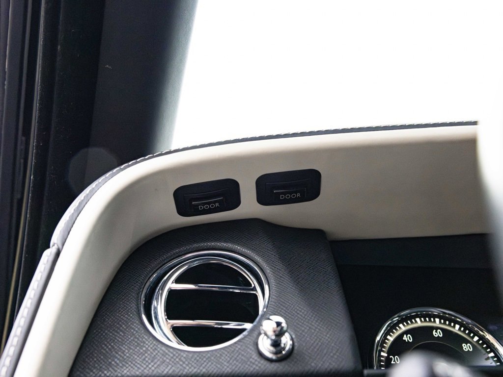 Used 2019 Rolls-Royce Cullinan image 35