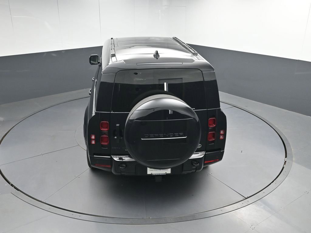 Used 2023 Land Rover Defender 130 X-Dynamic SE image 36