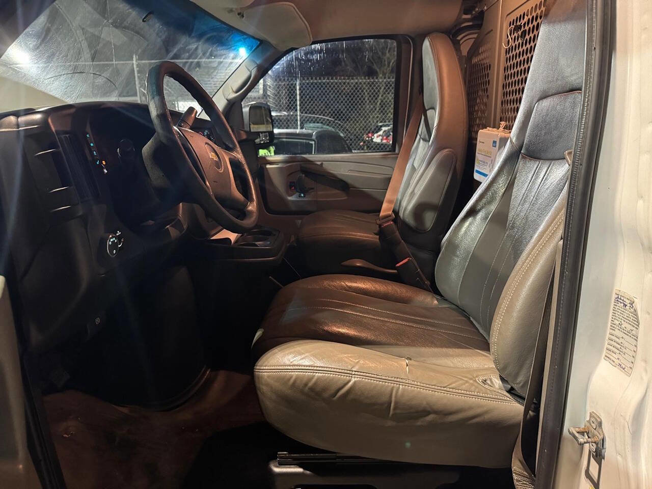 Used 2014 Chevrolet Express 3500 image 20