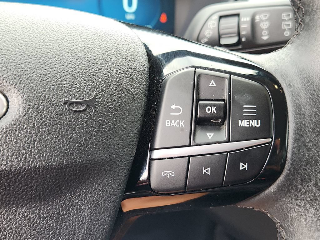 Used 2023 Ford Escape Platinum w/ Premium Technology Package AWD/4WD image 19