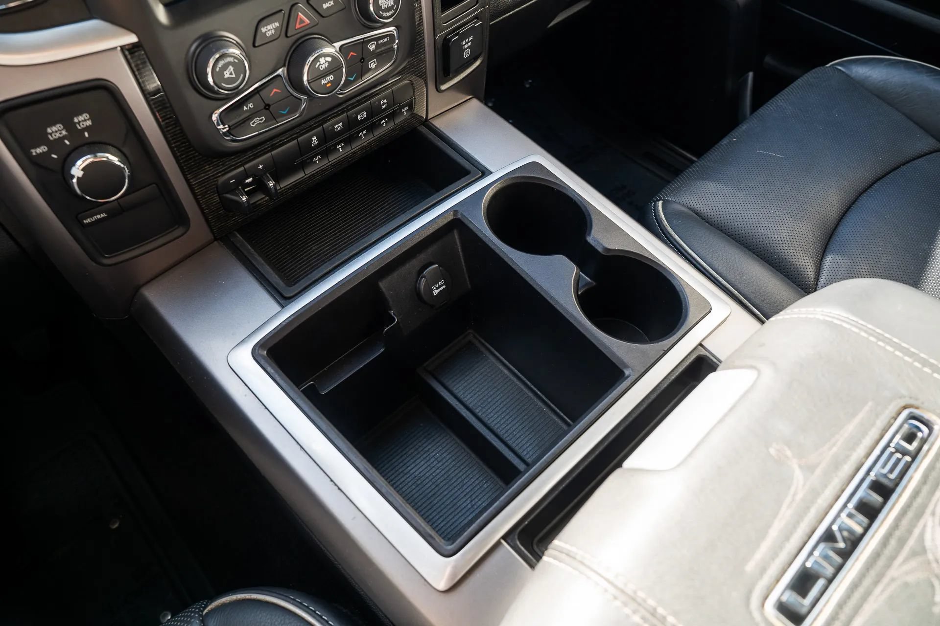 Used 2015 RAM 2500 Limited AWD/4WD image 24