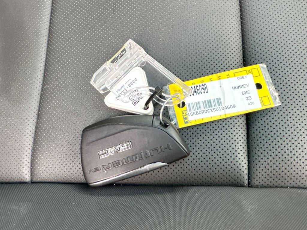 Used 2025 GMC Hummer EV 3X w/ LPO, Sport Package image 36