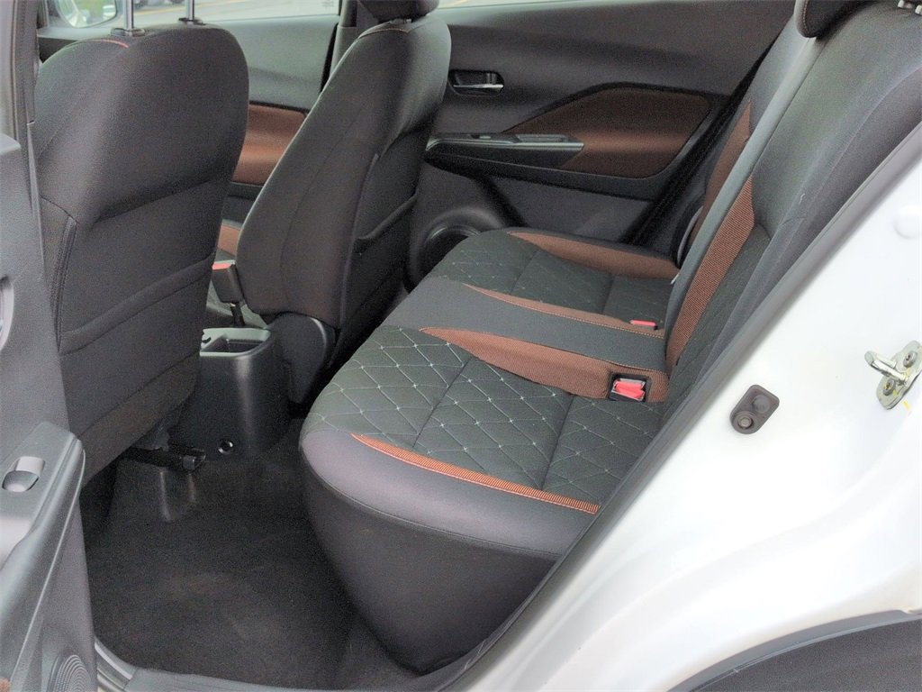 Used 2019 Nissan Kicks SR image 16