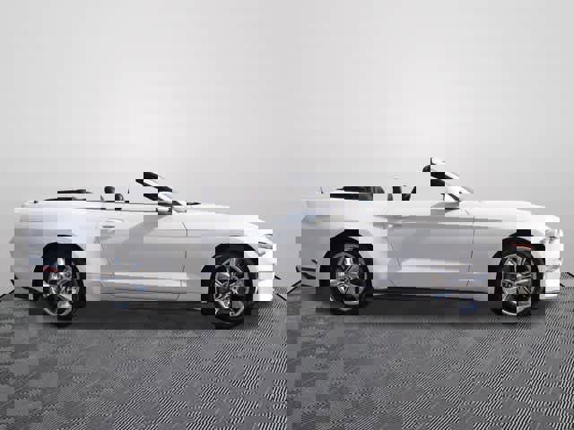 Used 2022 Ford Mustang Premium image 4