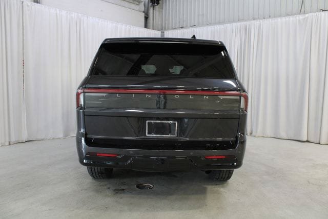 New 2026 Lincoln Navigator Reserve AWD/4WD image 24