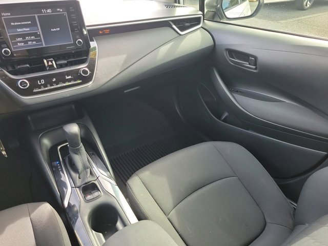 Used 2022 Toyota Corolla LE image 3