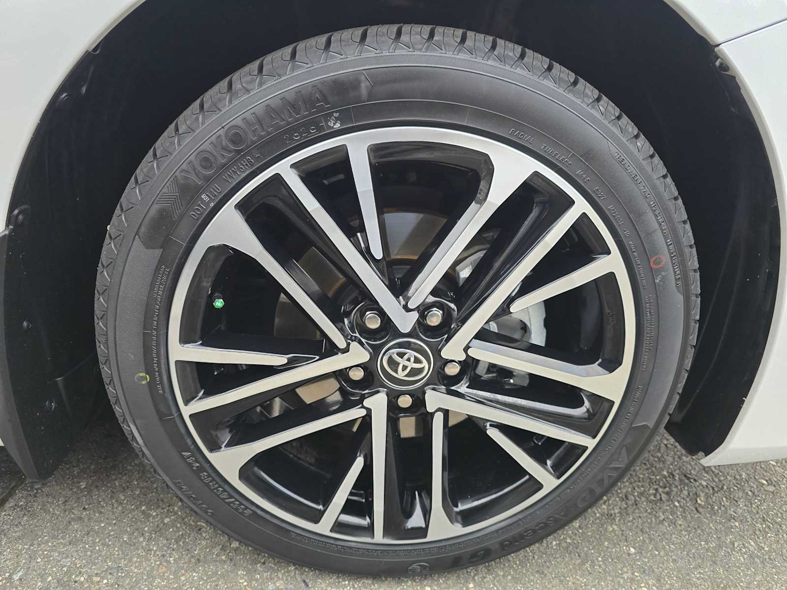 Certified 2026 Toyota Camry XLE AWD/4WD image 4