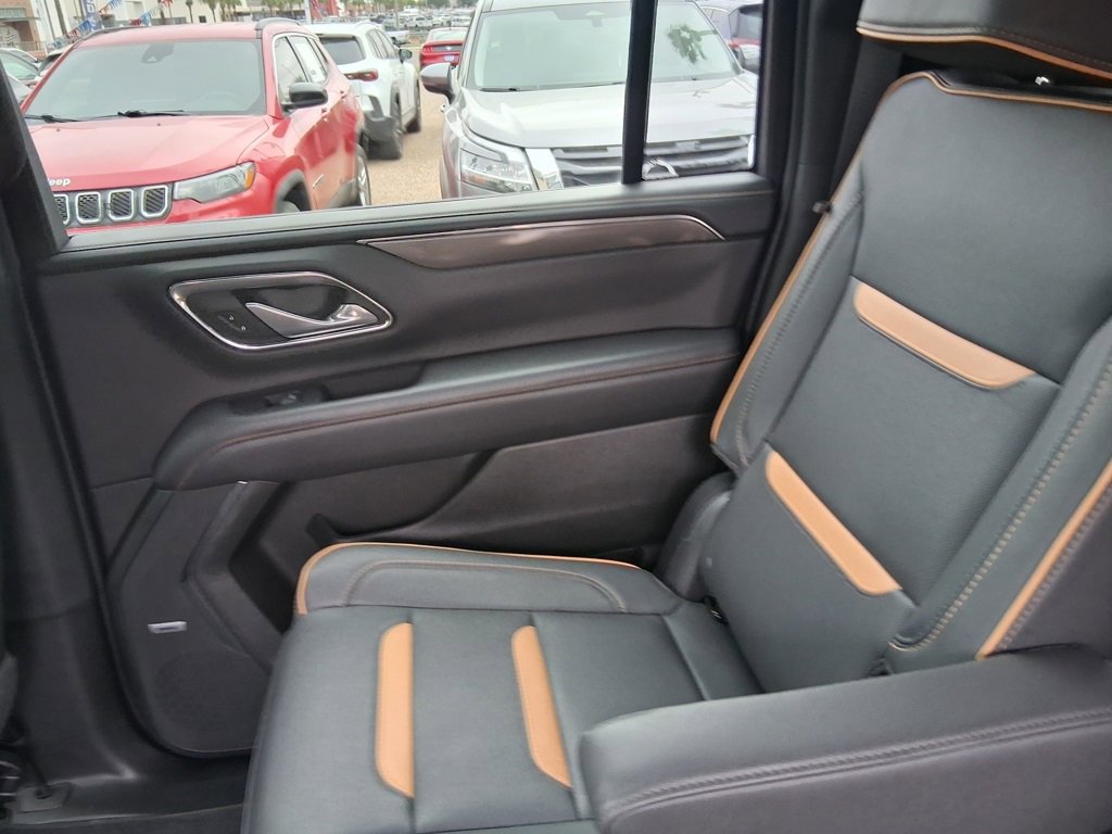 Used 2023 GMC Yukon XL AT4 w/ AT4 Premium Package image 17