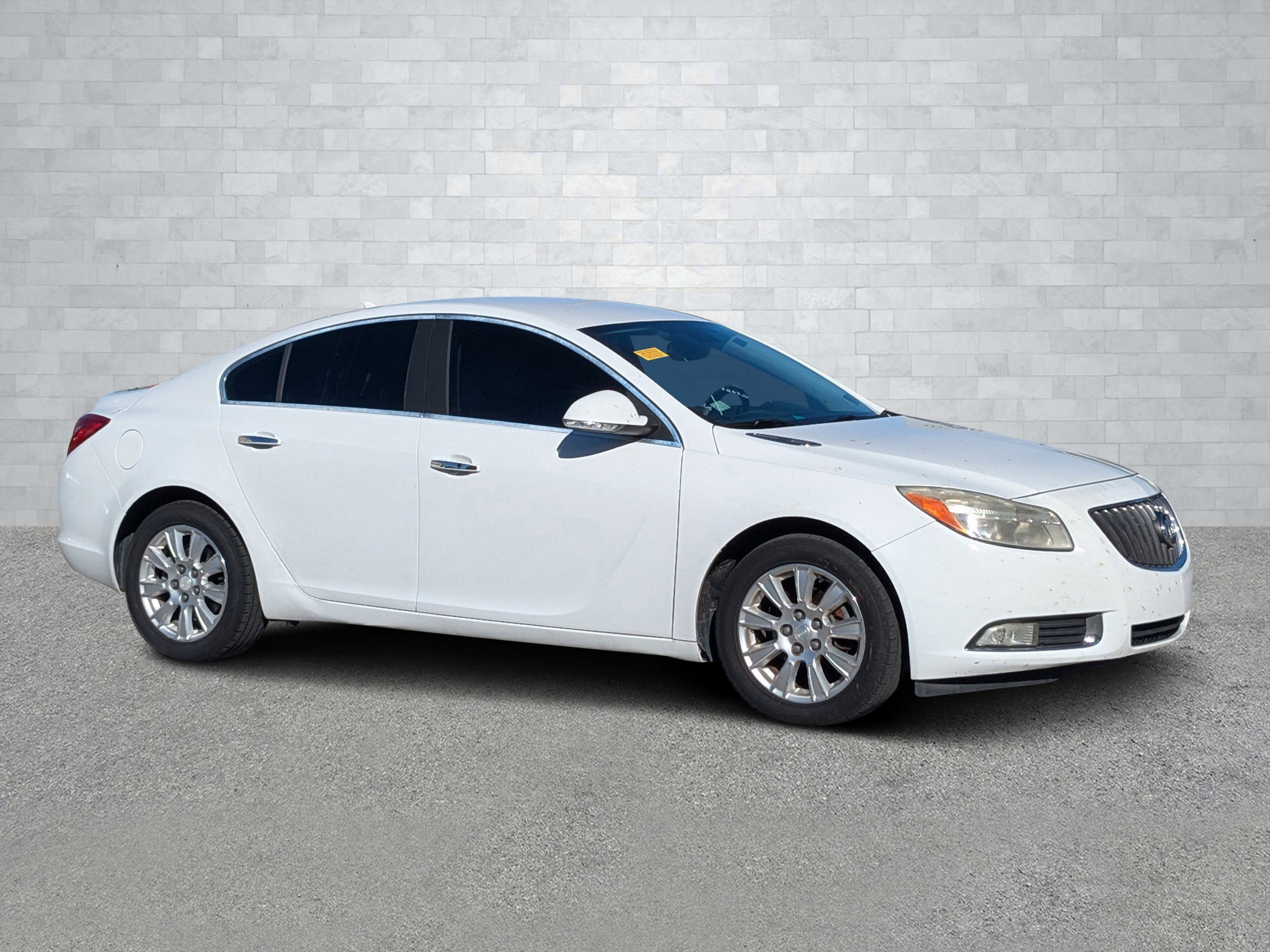 Used 2013 Buick Regal Premium image 2