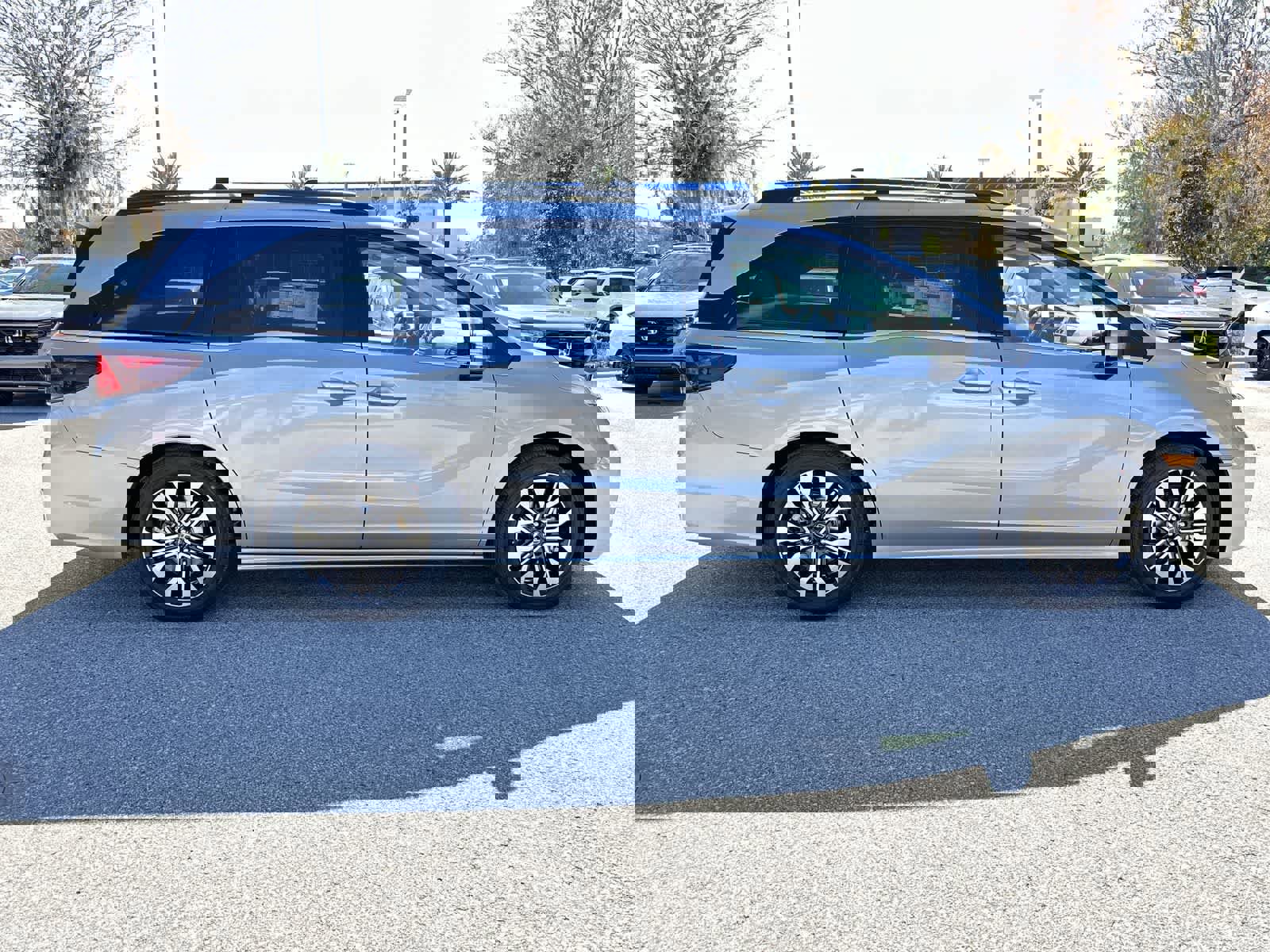 New 2026 Honda Odyssey Elite image 7