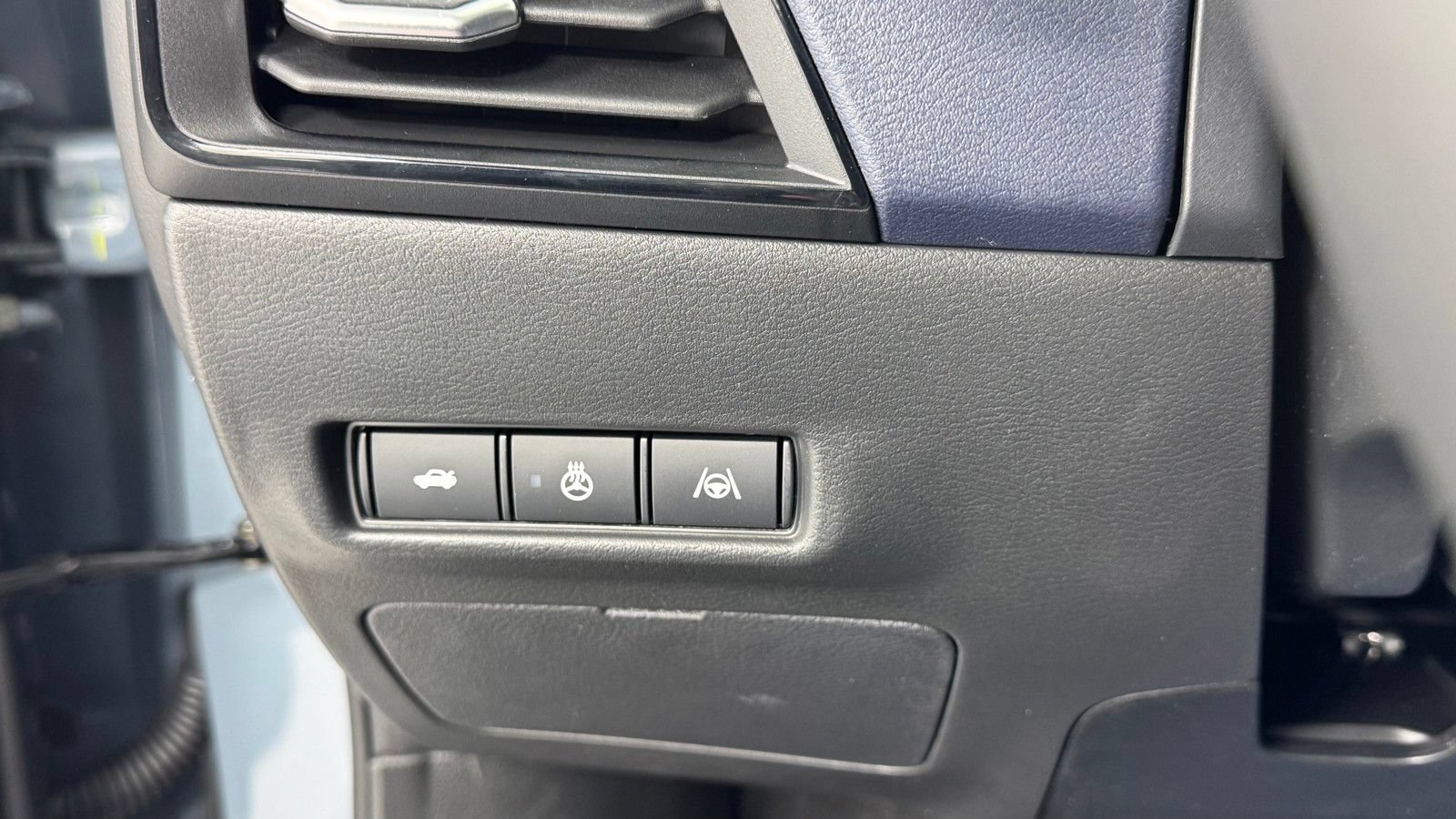 New 2026 Nissan Sentra SL w/ Floor Mat Package FWD image 31