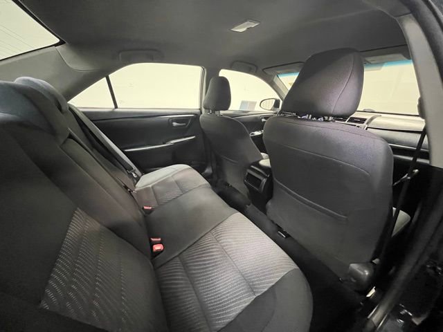 Used 2017 Toyota Camry LE image 10