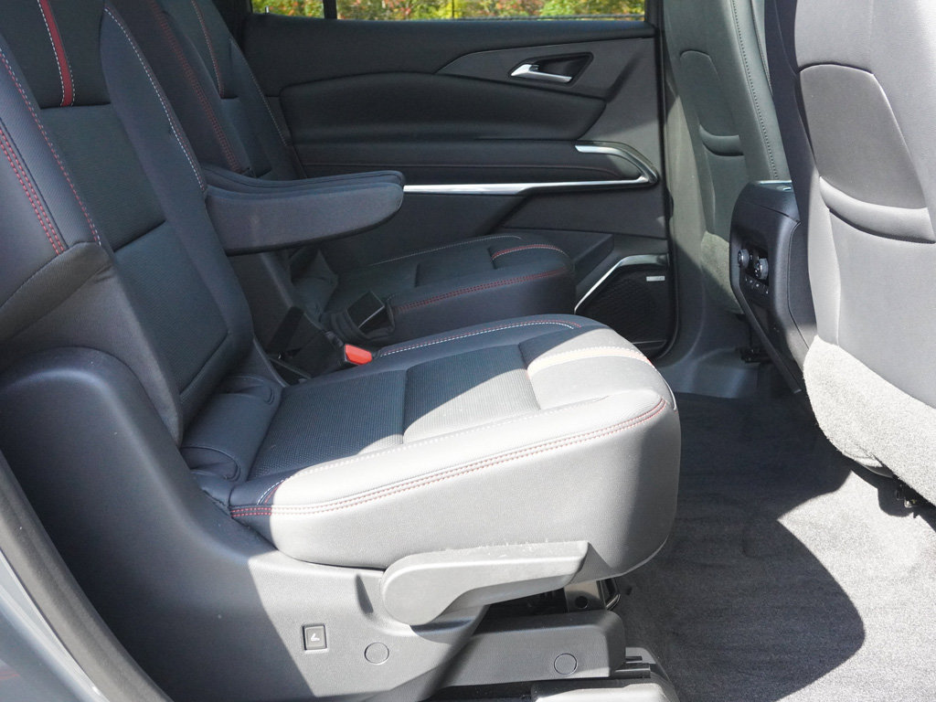 Used 2026 Chevrolet Traverse RS AWD/4WD image 38