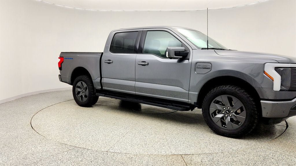 Used 2022 Ford F150 Lightning Lariat AWD/4WD image 3