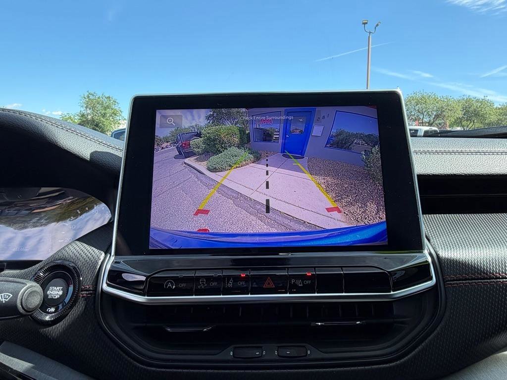 Used 2025 Jeep Compass Trailhawk AWD/4WD image 31