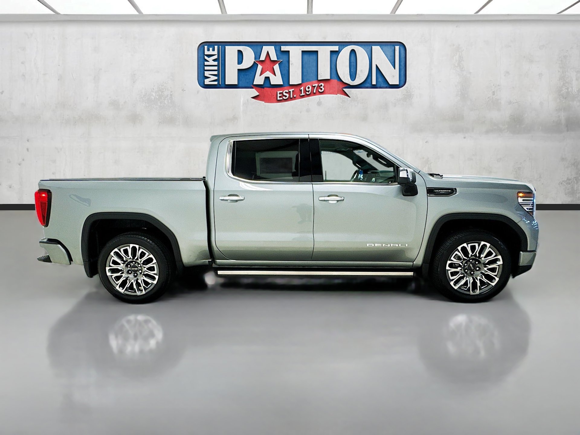 Used 2025 GMC Sierra 1500 Denali Ultimate AWD/4WD image 8
