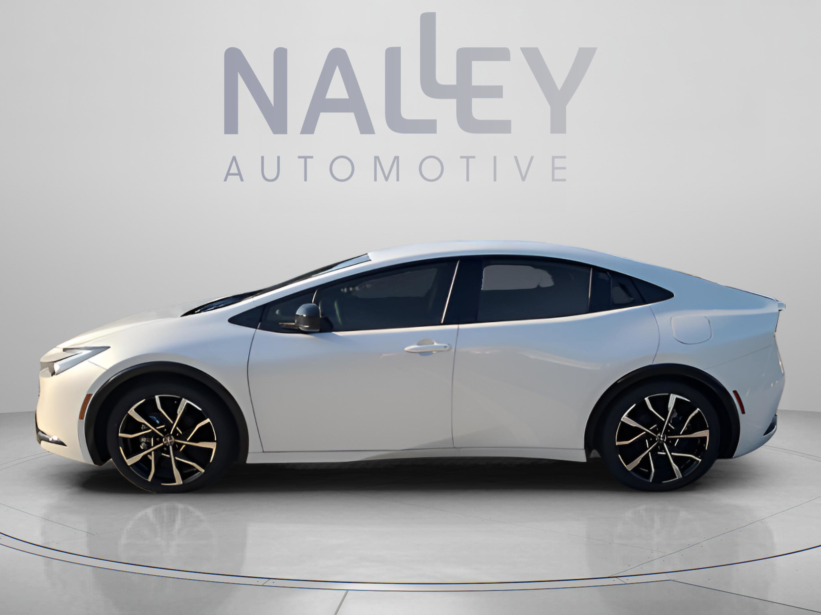 New 2026 Toyota Prius Plug-In Hybrid FWD image 2