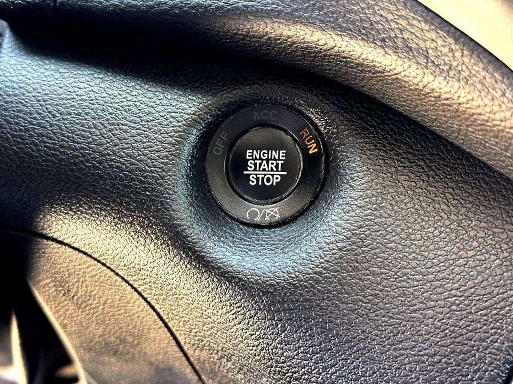 Used 2019 Jeep Cherokee Latitude Plus image 17