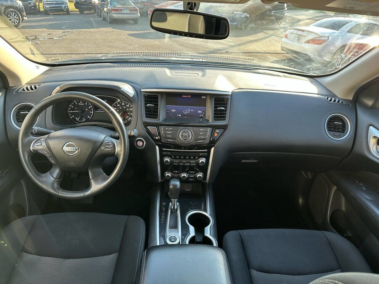 Used 2018 Nissan Pathfinder SV image 28