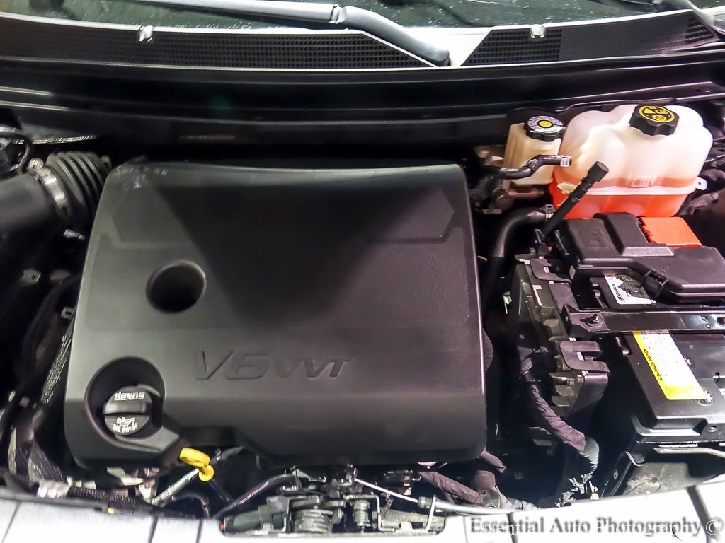 Used 2022 Chevrolet Traverse LT image 34