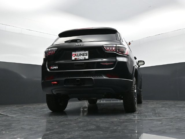 New 2026 Jeep Compass Trailhawk w/ Trailer Tow Group AWD/4WD image 58