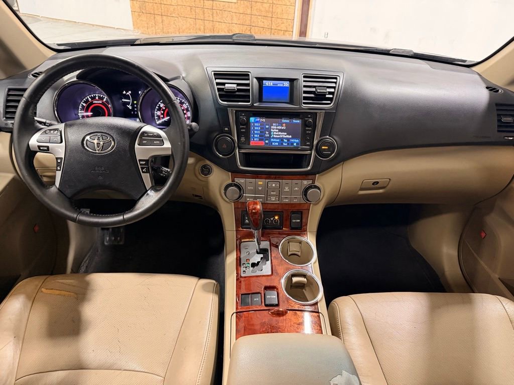 Used 2013 Toyota Highlander Limited image 30