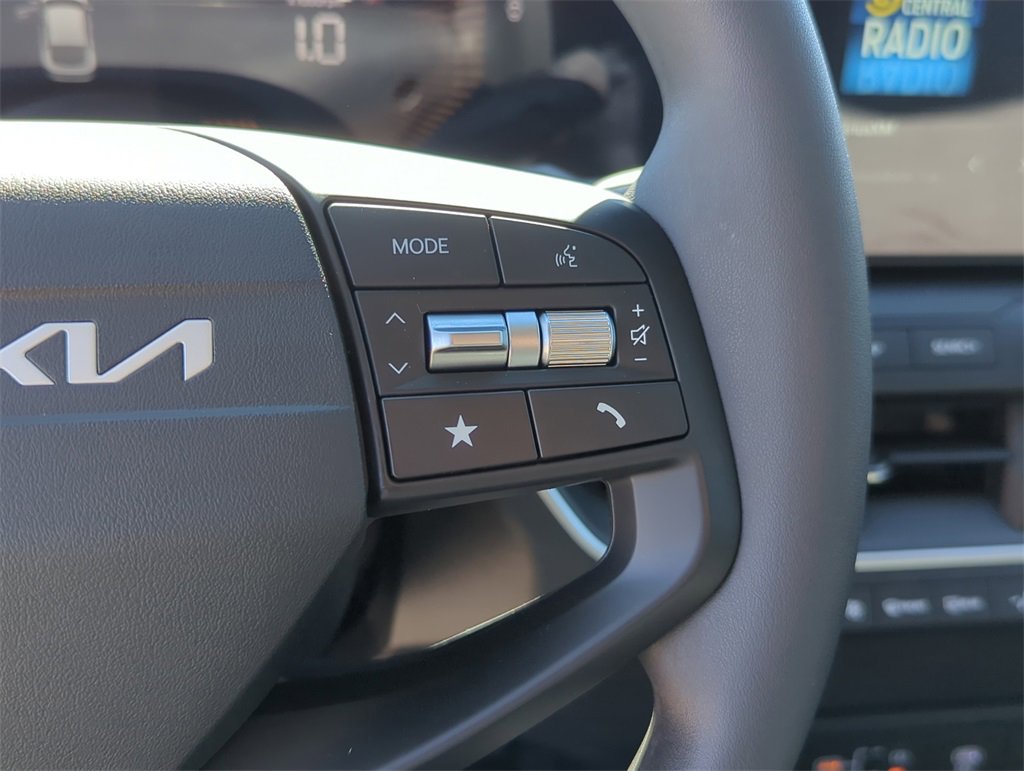 New 2026 Kia K4 LXS image 30