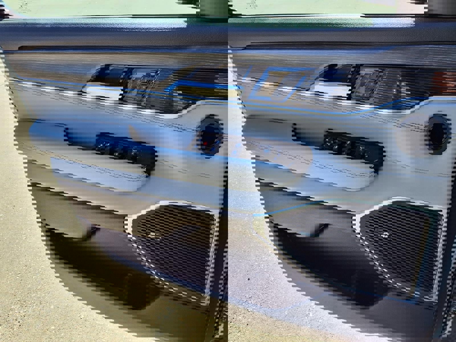 Certified 2023 Jeep Wagoneer Series III w/ Preferred Equipment Group image 19