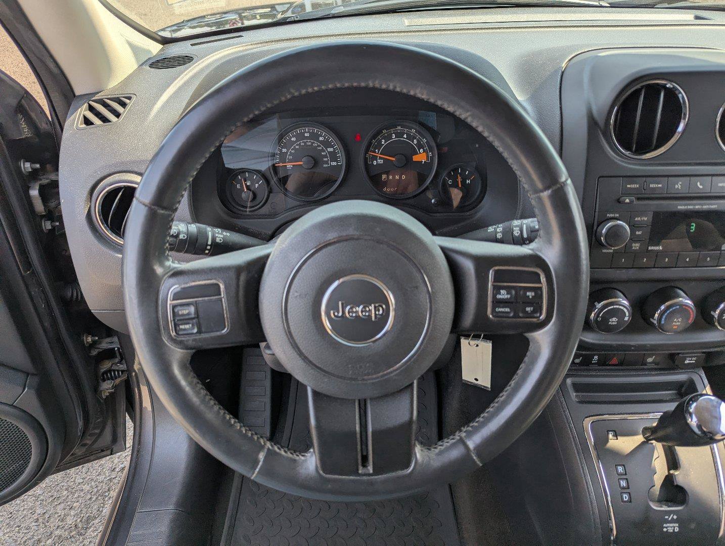 Used 2014 Jeep Patriot Latitude FWD image 13