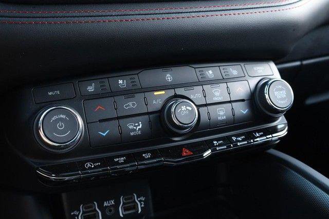 Used 2025 Dodge Durango GT AWD/4WD image 17