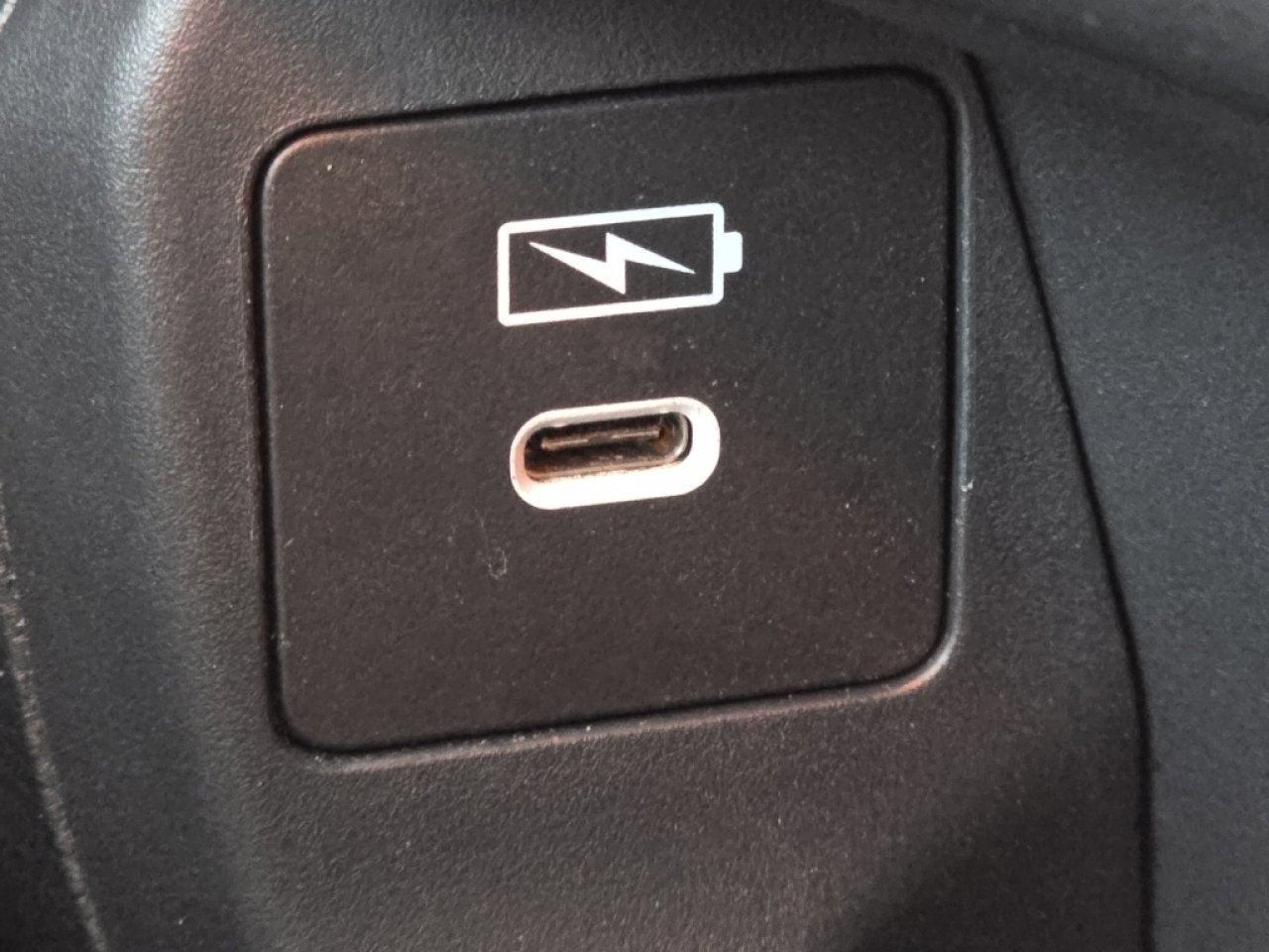 Certified 2025 Honda HR-V Sport image 7