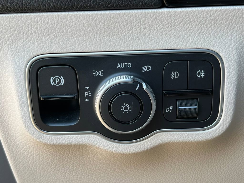 Used 2025 Mercedes-Benz GLA 250 4MATIC image 20