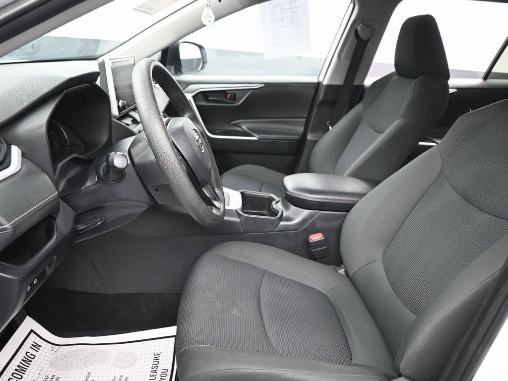 Used 2024 Toyota RAV4 LE image 30