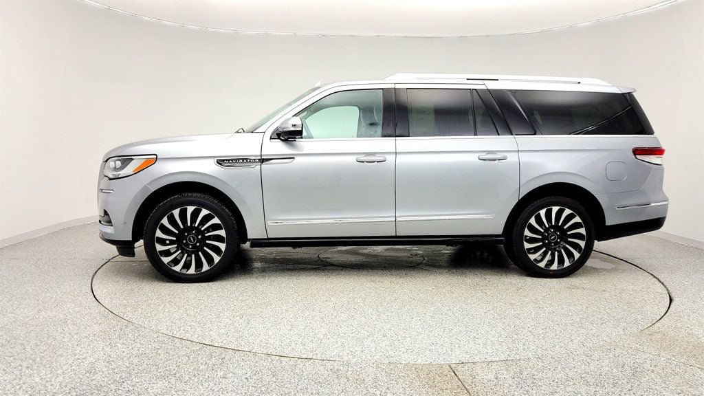 Used 2022 Lincoln Navigator L Black Label AWD/4WD image 8